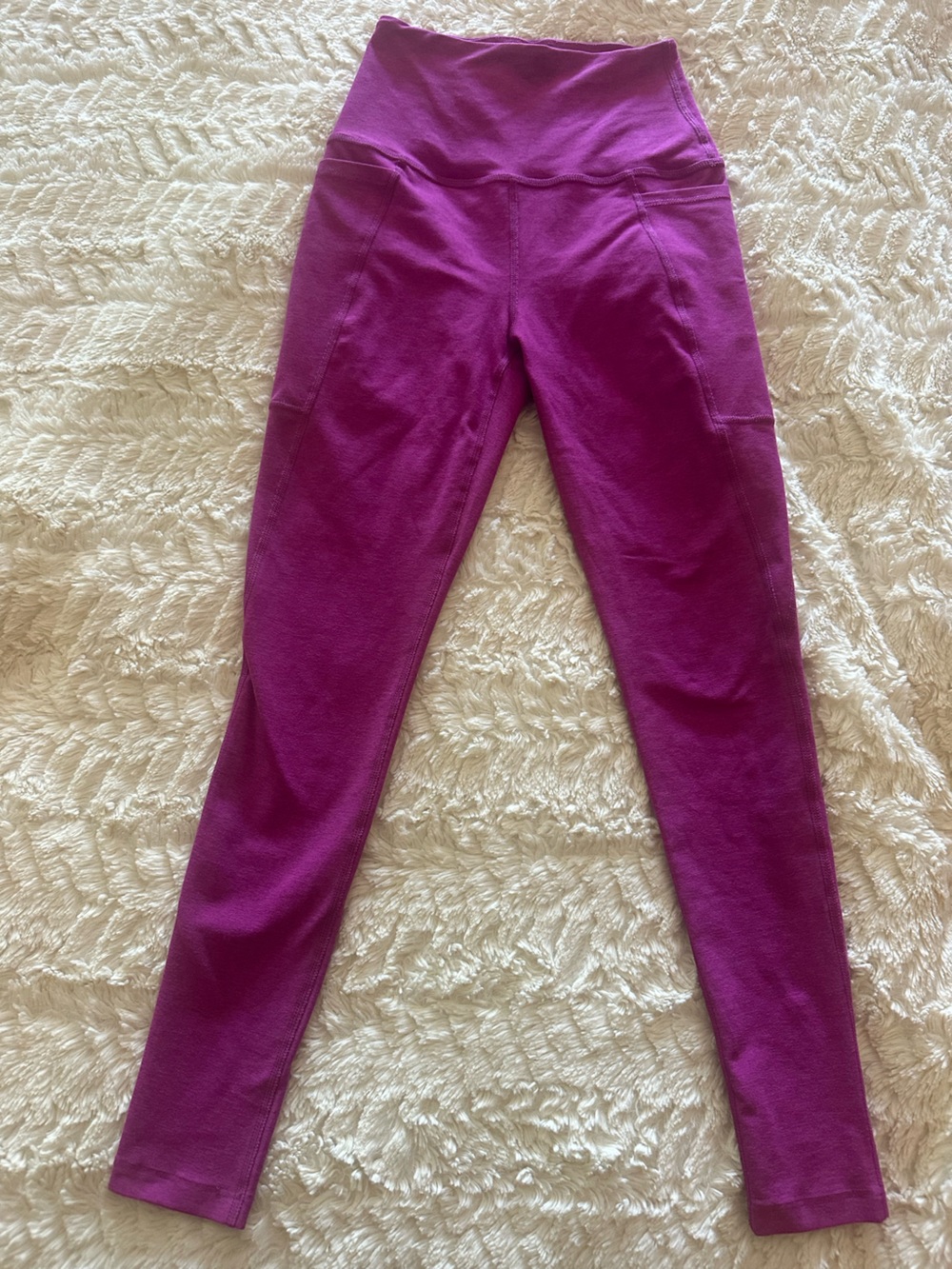 Beyond Yoga Side Pocket Leggings magenta/dark pink size small